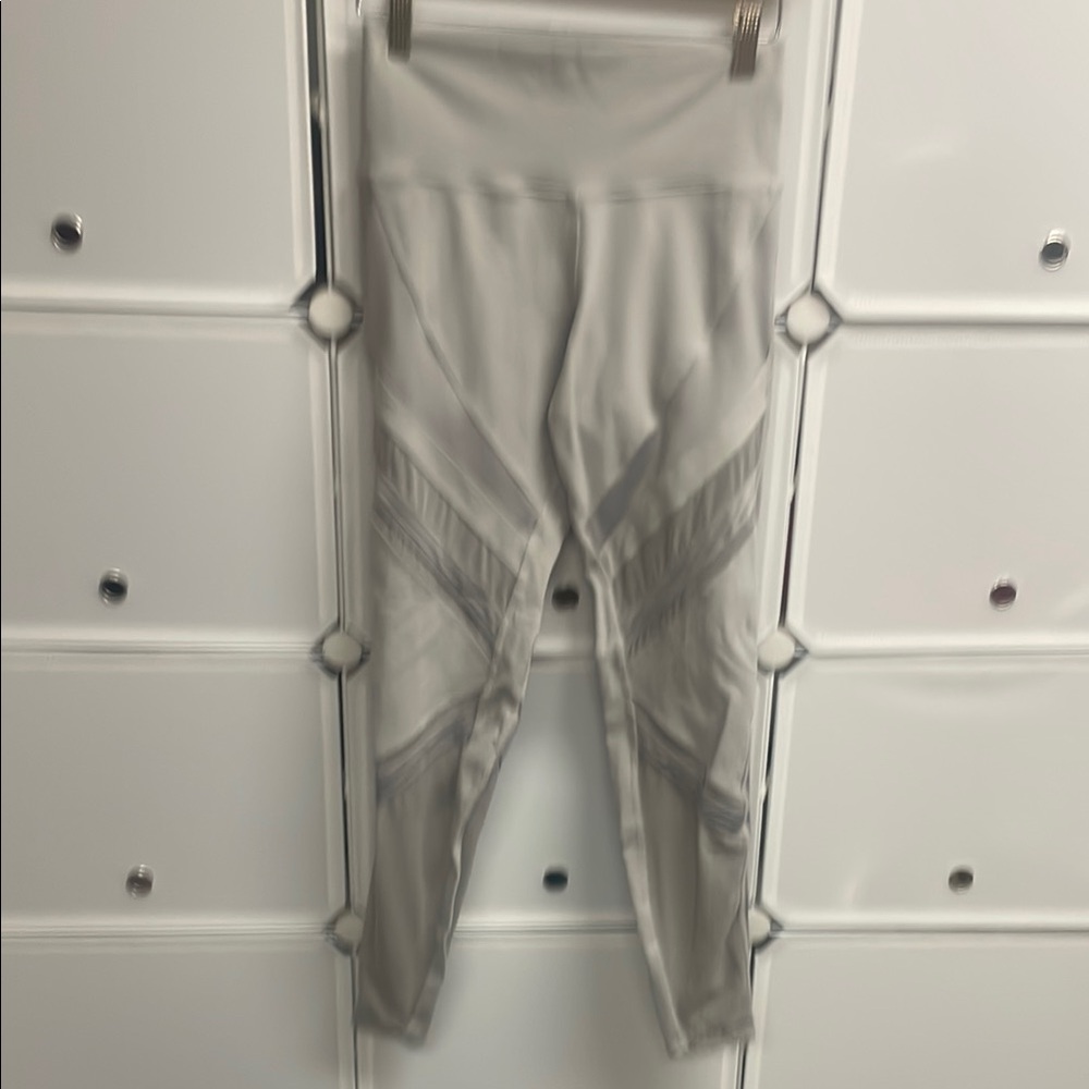 ALO Yoga Light Gray Leggings
